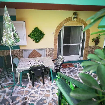 Krassi Apartment, Agios Mattheos شقة Ágios Matthaíos