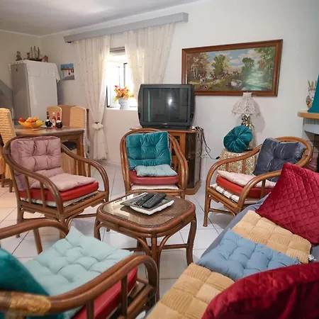 Krassi Apartment, Agios Mattheos *