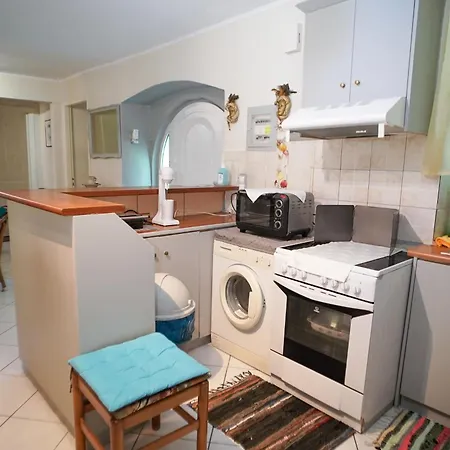 Krassi Apartment, Agios Mattheos