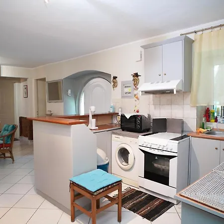 아파트 Krassi Apartment, Agios Mattheos