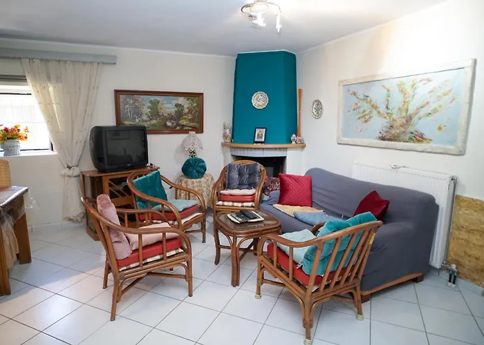 Krassi Apartment, Agios Mattheos アパート *